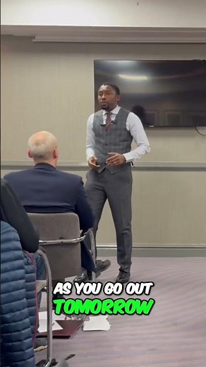 Public Speaking Hacks That Work Like Magic!