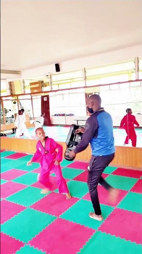 Roundhouse Kick + Switch Back + 360° Spin Kick | Explosive Taekwondo Drill 💥🥋