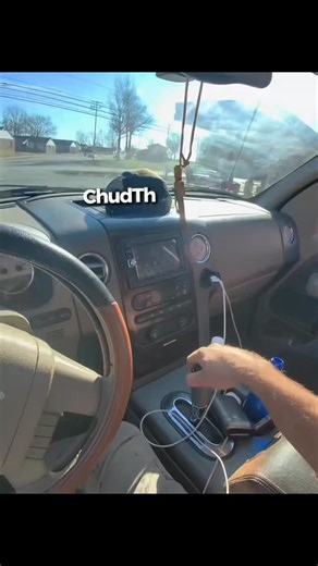 dnation on Instagram: "Who does he think he is? @dnationtv and @realdnation for more 💥🩸 . 貝本利用压电瓷砖将脚步转化为电能。这些瓷砖捕捉来自你脚步的动能。当你行走时，你的重量和动作会对瓷砖产生压力。 瓷破会轻微弯曲，从而产生机械应力。瓷砖内部的压电材料将这种应力转化为电能。每一步都会产生少量电荷，而数百万步结合在一起就能产生足够的电力来驱动LED 灯、数字显示屏和传感器。在像涩谷车站这样繁忙的地方，每天大约有240万个脚步为这一系统作出贡献。这些电能可以被储存或立即使用，从而减少对传统电力来源的依赖，并支持可持续的城市基础设施。这种方法将日常运动转化实用的可再生能源 ＃日本#知识#事实＃你知道吗#推荐科技 创新 ＃历史 技术实验热门日本利用压电瓷砖将脚步转化电能。这些瓷砖捕捉来自你脚步的动能。当你行走时，你的重量和动作会对瓷砖产生压力。 瓷砖会轻微弯曲，从而产生机械应力。瓷砖内部的压电材料将传感器。在像涩谷车站这样繁忙的地方，每天大约有240万个脚步为这一系统作出贡献。这些电能可以被储存或立即