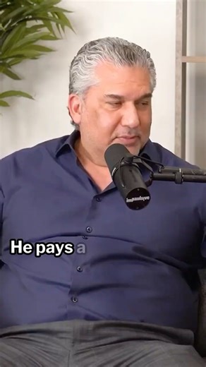 Nick Khan exposes green shirt guy #wwe #nickkhan #loganpaul #trending