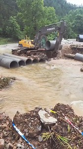 Engineering marvels How excavators are reshaping rivers | Bruno Řehák