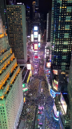 Times Square Ball Drop 2019 Crowd View | NYC #Bye2021 #HappyNewYear