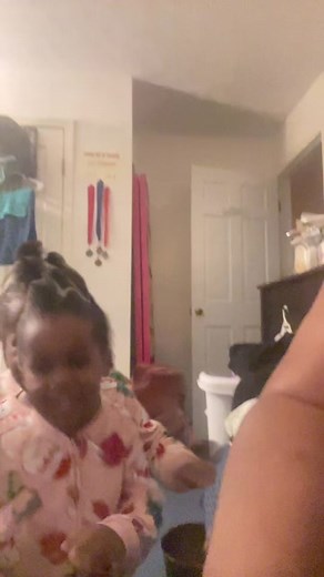 Samantha Sims (@samanthasims01)’s videos with It's A Vibe - 2 Chainz