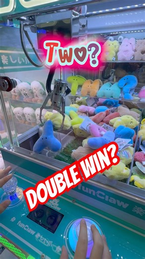 Playing the MINI Claw Machine at Funclaw #clawmachine #arcade #youtubeshorts