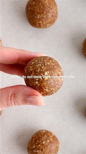 Cinnamon Roll Energy Balls! ✨