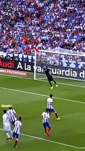 Cristiano Ronaldo explica cómo marcar cuando es difícil #futbol #ronaldo #messi #mbappe #neymar