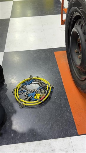 スタッドレスタイヤとチェーンの取り付け方法を紹介！雪の日の準備完了☃️