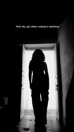 Switching Moods💅🏼 #arianagrande #positions