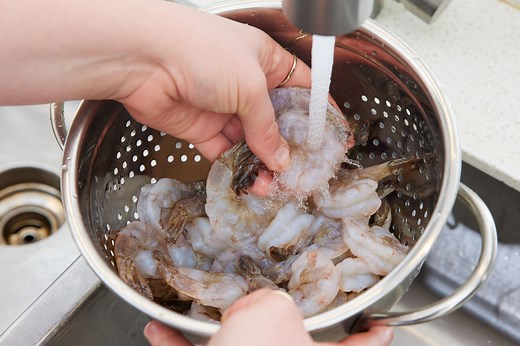 I Asked 5 Seafood Experts if We Should Wash Shrimp—They All Said the Same Thing