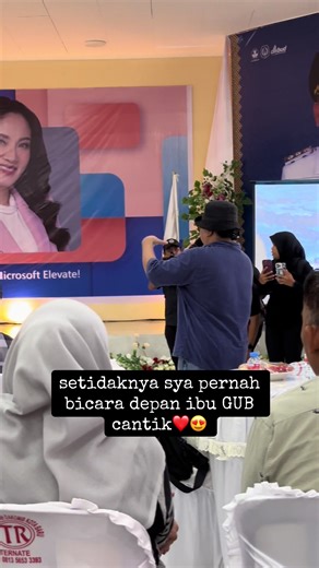 Percakapan Dengan Ibu Gubernur Cantik