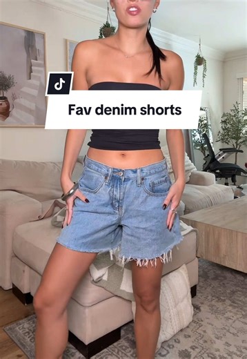 It’s always so hard to find denim shorts that fit this way!! Such a good find
