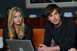 Zo ziet Tyler Blackburn, die Caleb River speelde in Pretty Little Liars, er nu uit