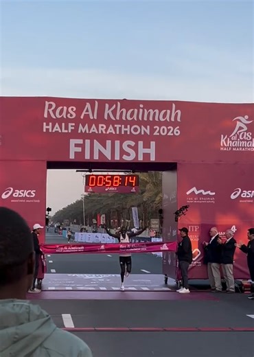 History made at the Ras Al Khaimah Half Marathon 2026 🏁🔥 Two unforgettable finishes. One iconic race. 🇪🇹 Asmarech Anley stuns in her half-marathon debut, clocking 67:21 — after flying through 5km in 16:31 and 10km in 32:45. A superstar in the making. ✨ 🇰🇪 Geoffrey Kamworor delivers a masterclass, storming to victory in a world-leading 58:13, 13 years after his first win here — pure legend. ⚡️ From breakthrough performances to championship pedigree, #RAKHalfMarathon2026 once again proved wh