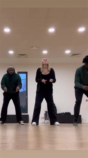 @Stella 🦅 @KBG🥂👑 ✨😌