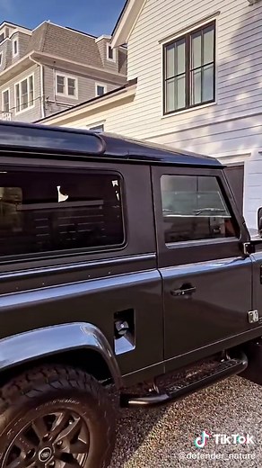 Land Rover Defender Reviews and Comparison | Defender 110, 90, G78