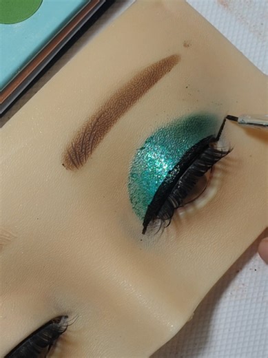 Stunning Eye Makeup Ideas, Quick Glam Eye Looks, Trending Eye Makeup Tips #eyemakeup #beautyhacks #makeuptutorial #glameyes #creatorsearchinsights