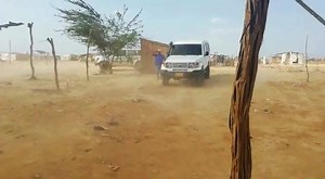 5.8K views · 62 reactions | PEQUEÑO TORNADO SE FORMÓ EN UNA COMUNIDAD WAYUÚ POR FUERTES VIENTOS REINANTES Aproximadamente a las 3 de la tarde del día de ayer, personas que de encontraban en una comunidad indígena en Uribia vivieron este evento meteorológico entre susto y algarabía. | Maicao tv noticias | Facebook