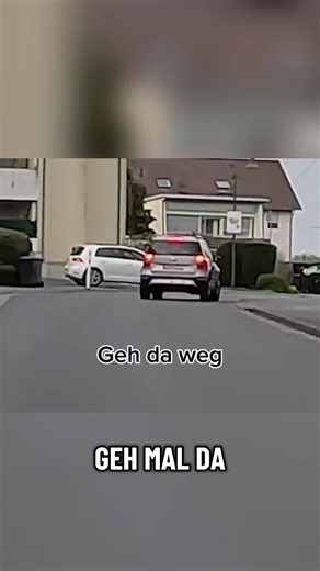 Roller Jagd Mann zieht Messer.