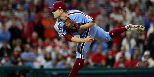 Robertson returns to Phils on 1-year deal with playoff run in mind