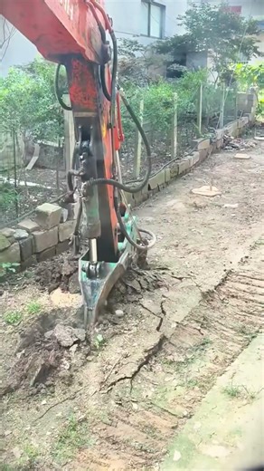 the process of removing the remaining roots buried in the road using reliable machines #shorts