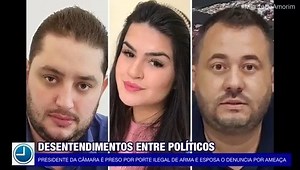 Político de Fartura (SP) é preso por porte ilegal de arma de fogo. Ele também foi denunciado pela esposa por ameaça. Neste domingo (24), Fernando Bertoni passou por Audiência de Custódia na Justiça de Avaré (SP). Ele responderá a dois processos (Maria da Penha e Porte Ilegal de Arma) em liberdade. A juíza Roberta de Oliveira Ferreira Lima, da 2ª Vara Criminal em seu despacho determinou várias medidas, dentre as quais: não frequentar bares, não se ausentar da cidade pelo período máximo de 8 horas