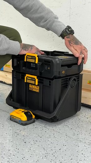 28K views · 173 reactions | Check out this new Dewalt 20v cordlesscorded Adjustable work light that also comes with a storage box under | bstackstv1 | Facebook