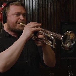 Tero Lindberg - The Golden Trumpet with AR Resonance Mouthpiece - Gonna Fly Now! . . . . . #trumpetlovers #trumpet #trompeta #trompete #billconti #maynardferguson #top #arresonance #terolindberg #gonnaflynow #trumpetmaster #rockybalboa #rocky #oscar #great | Trumpet Lovers