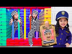 Police catch Annie Shark Surprise in the Swimming Pool - Videos For Kids