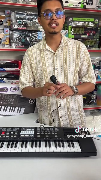 Explore the 54 Keys Piano with Microphone Options