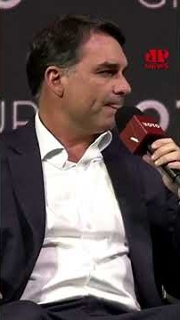Flávio Bolsonaro says Lula looks like the 'head of the PCC' #shorts
