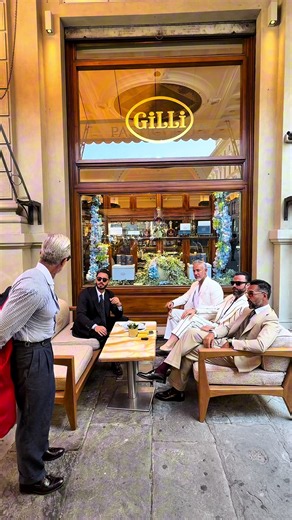 Etiquette and good manners According to classic etiquette, the jacket should never be taken off in public. This is not just a diktat of style, but a matter of etiquette and respect for diners. #outfit#luigilauro#modaentiktok#etiquette#menstyle