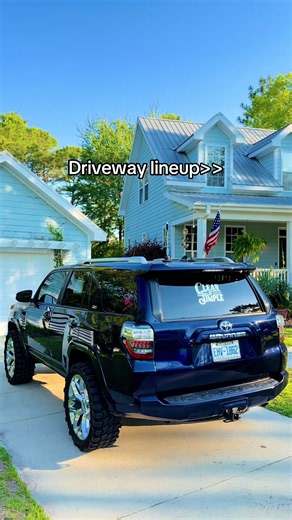 4Runner driveway lineup: Momma slides too