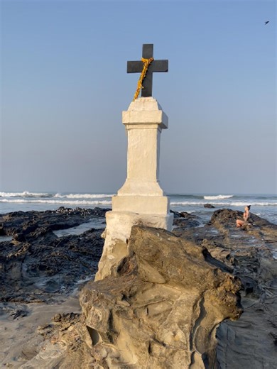 Добро Пожаловать в Гоа. День 4 - пляжный отдых, для людей с ленивым воображением, так что сегодня я на пляже. Welcome to Goa. Day 4 — beach vacation for people with lazy imaginations, so today I’m at the beach. #monastery #montenegro🇲🇪 #goa