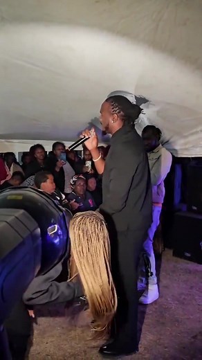 As promised, Jah Prayzah visited the family of Anotida Kim Maziriri to pay his respects. She tragically died in a car accident in Canada while on her way to a Jah Prayzah concert. cc:daystar | New Zimbabwe.com