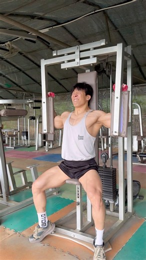 2026.05.14 펙덱 플라이 머신 70kg 가슴 운동