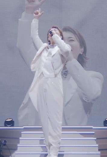 『「KIYOSHI HIKAWA＋KIINA. 25th Anniversary Concert Tour〜KIIZNA〜」@東京ガーデンシアター』DVD CD、DVD、CDの3形態で絶賛発売中！ 1年8ヶ月の休養から歌手活動を再開し、25周年の幕開けとなったコンサートツアー初日、東京ガーデンシアターでの公演を余すところなく収録。 #氷川きよし #KIINA.