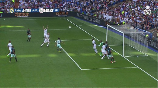 2.1M views · 3.1K reactions | ⚽ Luís Figo, Steve McManaman and Emilio Butragueño all scored at the Bernabéu on Sunday! Watch their goals here. ¡Figo, McManaman y Emilio Butragueño volvieron ayer al Estadio Santiago Bernabéu y marcaron estos goles! #CCM2016 #HalaMadrid | Real Madrid C.F. | Facebook