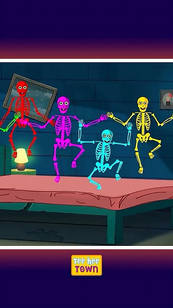 🤠Five Skeletons Rolling On The Bed 💀 #shorts #kids #teeheetown