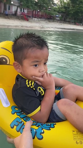 Berenang subuh lagi seruuu loh🤩 #fyp #foryou #fypage #lewatberanda #lewatberandamu #lewatberandafyp #anaklucu #toddlersoftiktok #berbagiituindah #berenang