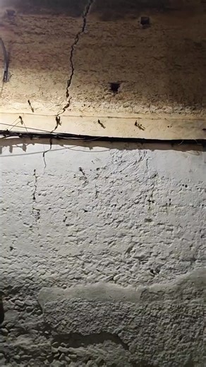 مباشر..انهيار سقف منزل بالمدينة العتيقة يصيب سيدة بجروح والوالي آيت الطالب حاضر بعين المكان | Khabaya news خبايا نيوز