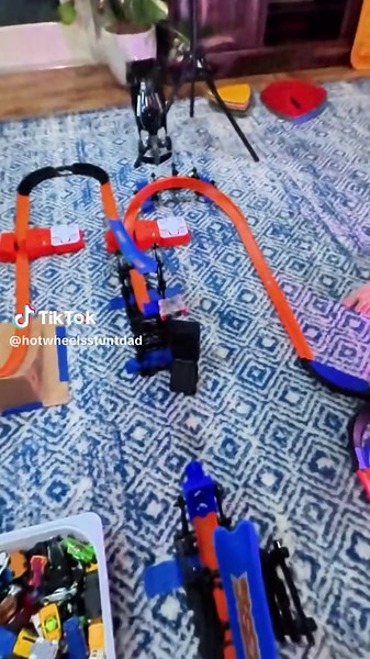 Hot Wheels Stunt Challenge: Epic Double Stunt Action