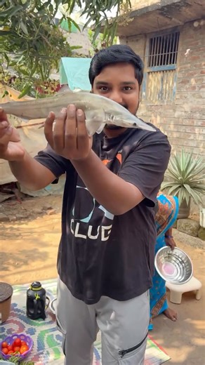 Hari Akula on Instagram: "నాన్నమ్మ చేసిన సొరపిట్టు 😋 Shark Fish Recipe 👌 #sharkfishrecipe #seafood #reels #foodreels #hariakula"