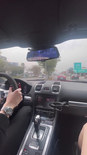 Experience the Thrill of Driving a Porsche GT4