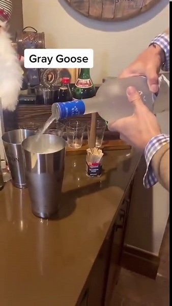 A martini with HOT SAUCE?! 🍸 🥵