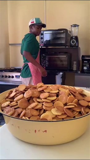 Daily Bake: Customer Service Insights from SAMA28