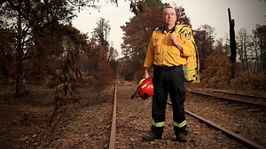 Balmoral RFS captain says Rural Fire Service 'abandoned' village as bushfire bore down