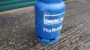 𝙃𝙤𝙬 𝙢𝙪𝙘𝙝 𝙜𝙖𝙨 𝙞𝙨 𝙧𝙚𝙖𝙡𝙡𝙮 𝙡𝙚𝙛𝙩 𝙞𝙣 𝙮𝙤𝙪𝙧 𝙗𝙤𝙩𝙩𝙡𝙚? Guesswork won’t cut it when you're on your holidays. If you run out of gas that can mean no cooker, heating or BBQ. 😬 🎥 In this video, we show you smart and simple ways to check your gas levels, including: 🛠️ Easy DIY methods 📱 Handy gadgets like the Truma Limited LevelControl 🧪 Old-school tricks that actually work 👀 Watch the full video here https://www.caravanguard.co.uk/news/how-do-i-check-how-much-gas-is-left