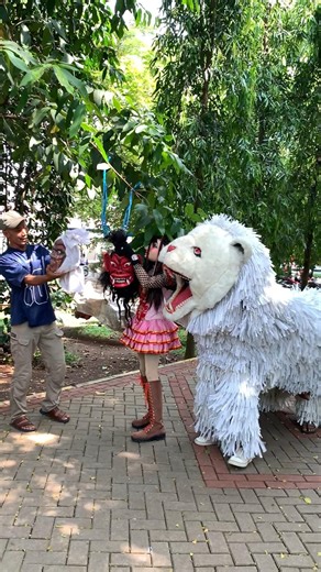 Keluarga Cemara masukkan kedok ke mulut Can Macanan