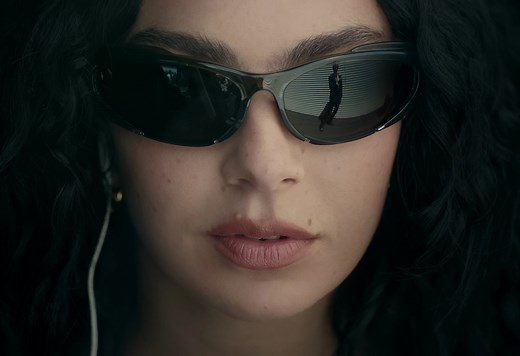 [Hi-Res/4K120帧/MV] Charli xcx - Guess featuring Billie Eilish (music video)