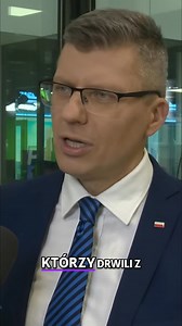 Mężczyzna w wywiadzie ostro krytykuje osoby, które wyśmiewają polskie tradycje, takie jak wyjazdy nad morze, duże rodziny i pamięć o żołnierzach wyklętych. Mówi dość takim zachowaniom. #Polska #Polacy #Tradycja #Wywiad #Krytyka | Ośrodek Monitorowania Antypolonizmu